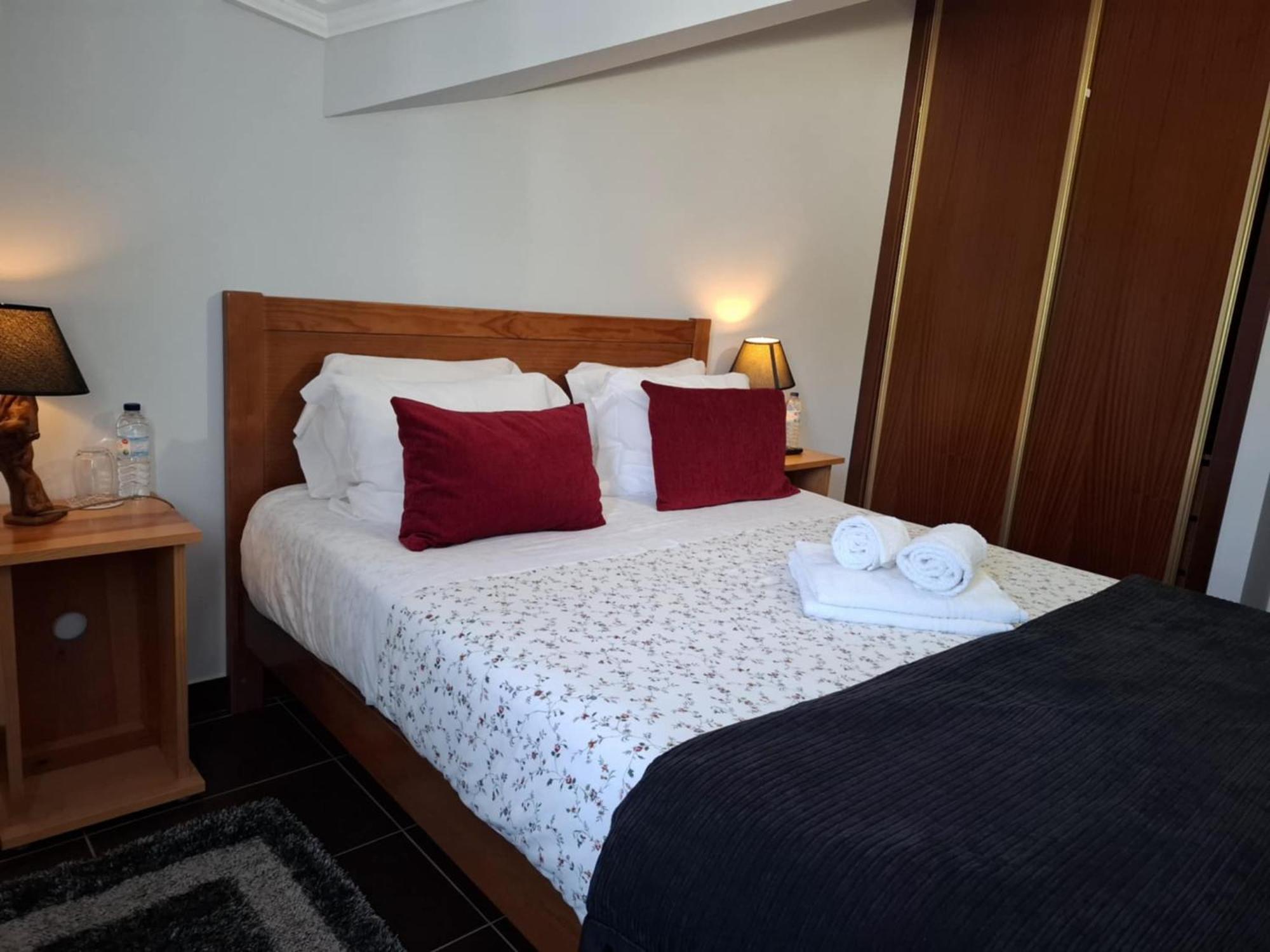 Guesthouse Verissimo Nazare Luaran gambar